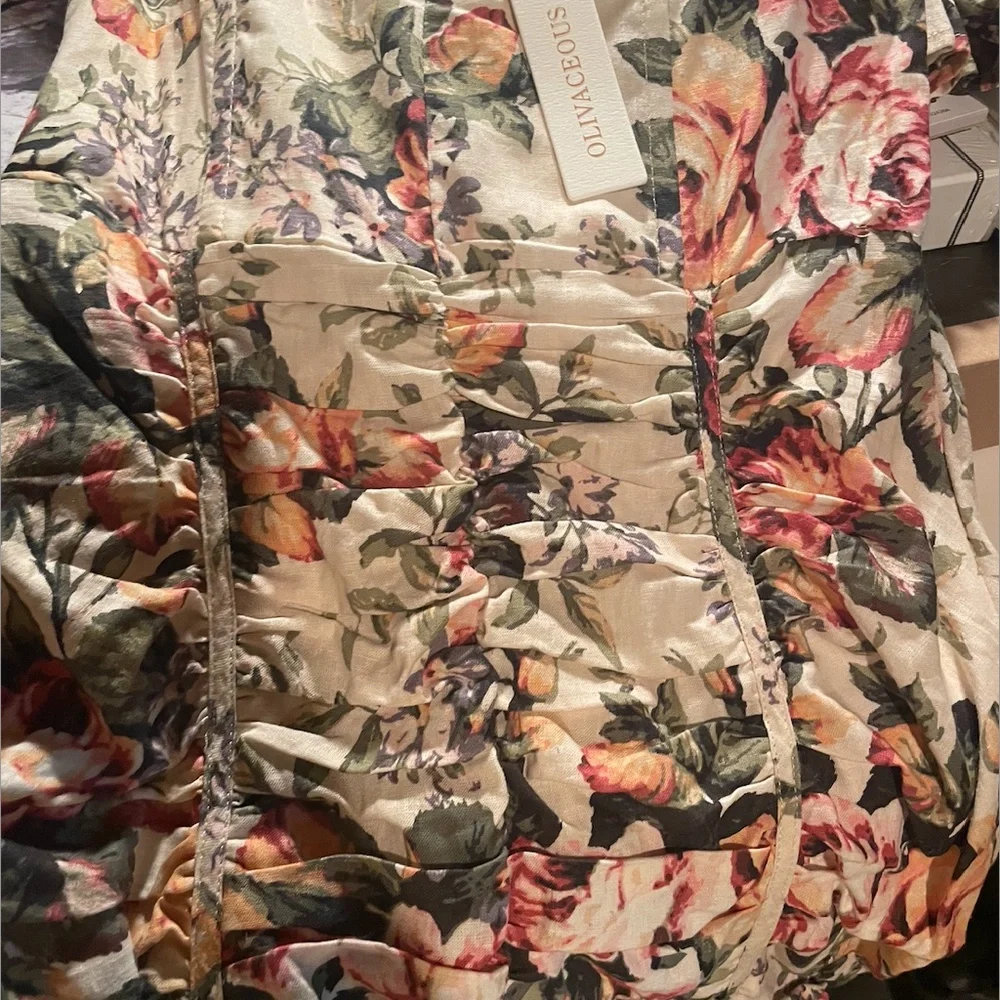 Floral Ruched Dress - Picture 4 of 5